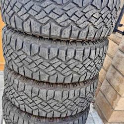 275/70/18 Vendo un Set De Llantas Marca Goodyear En Muy Buenas Condiciones Las 4 