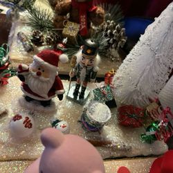 Holiday Themed Center Pieces 