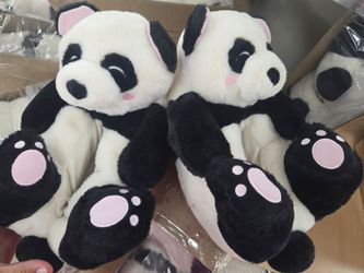 Feetmoji womans panda slippers