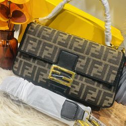 Versátil, Fashion And Elegant Women Hand Bag With Long Strap