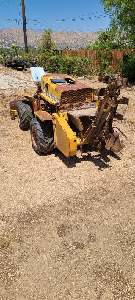 Davis 20+4 Trencher