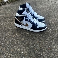 Jordan 1 Patent Black White And Gold