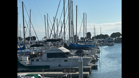 “Approx. 30–36 ft Flybridge Cabin Cruiser / Motor Yacht — $22,000”