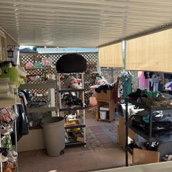 Super Xmas yard Sale