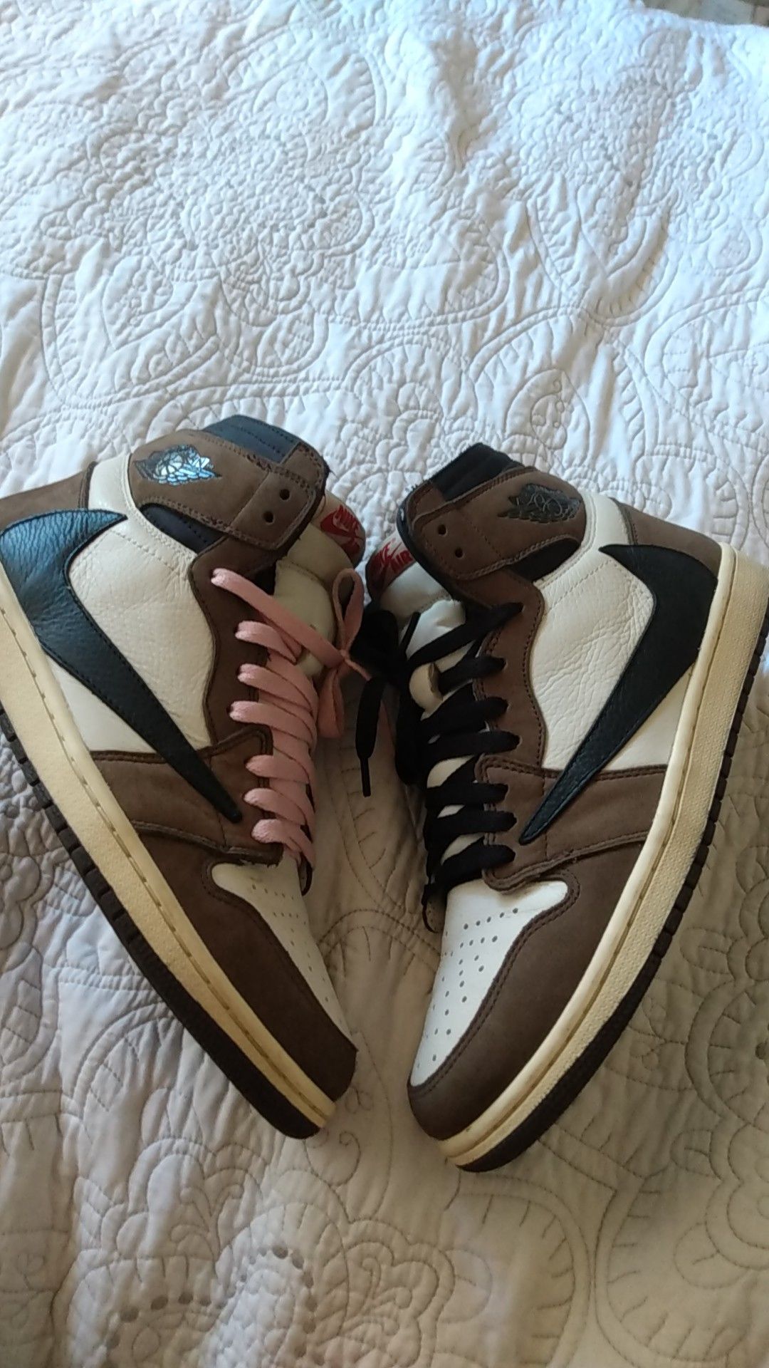 Jordan 1 high Travis Scott cactus jack size 10.5