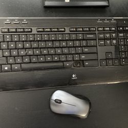 HP Desktop Computer System 22” Monitor Wireless Keyboard & Mouse