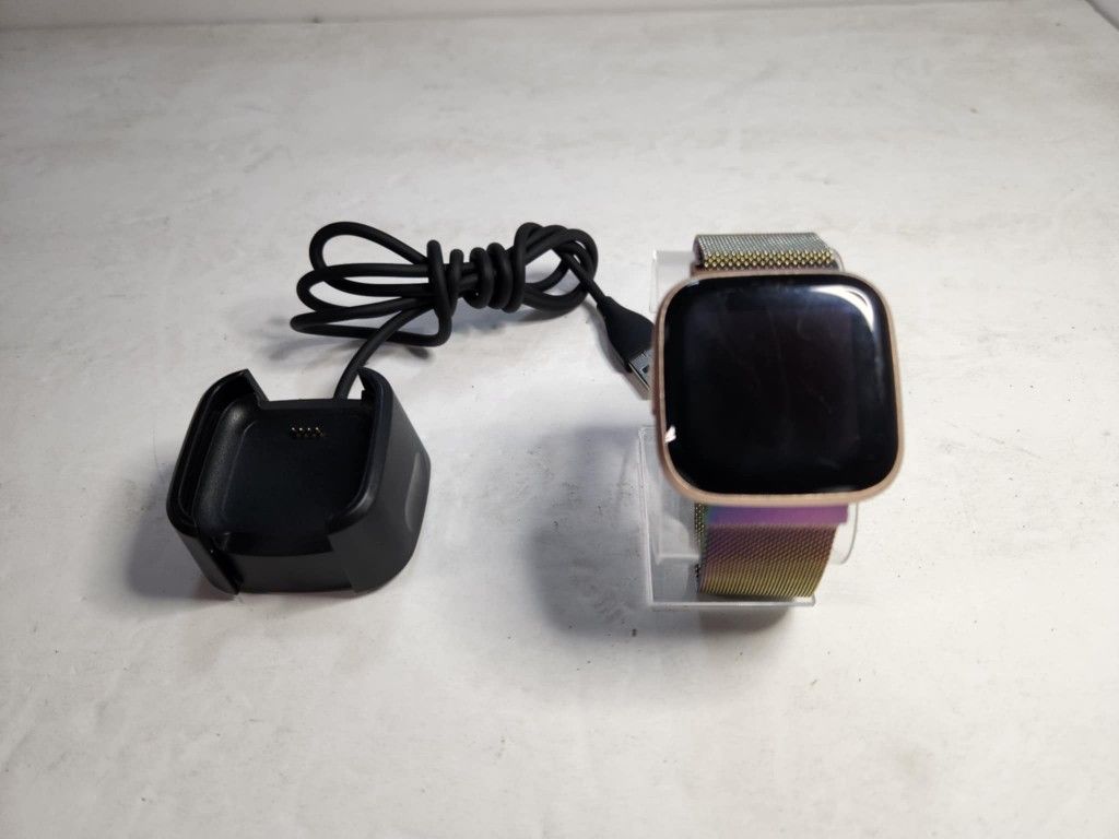Fitbit Versa 2 Rose Smartwatch w/Charger & Band Health & Fitness Tracker Heart
