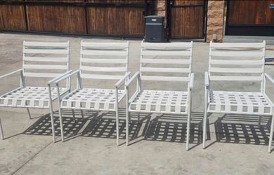 Outdoor dining chairs