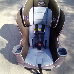 Graco Extend-a-Fit Big Booster Car Seat Has Some Burn Holes But Clean