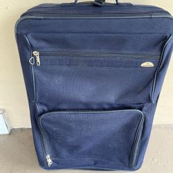 Large Sampsonite Suitcase 