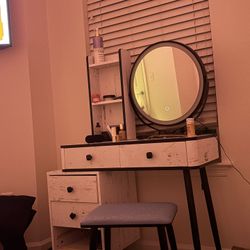 Makeup Desk 