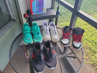 4 Shoes 2 Size 10 2 Size 10.5