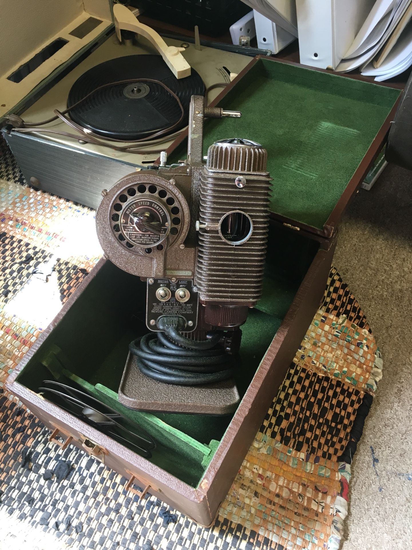 Vintage Revere Model 85 8mm film projector