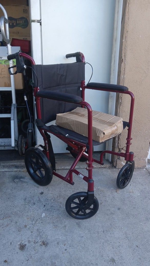 MEDLINE LIGHTWEIGHT TRANSPORT WHEELCHAIR 19" WIDTH
