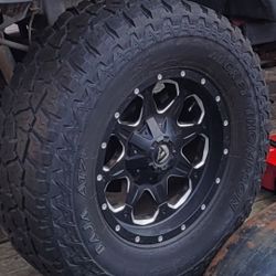Jeep Wheels FUEL 35'S 
