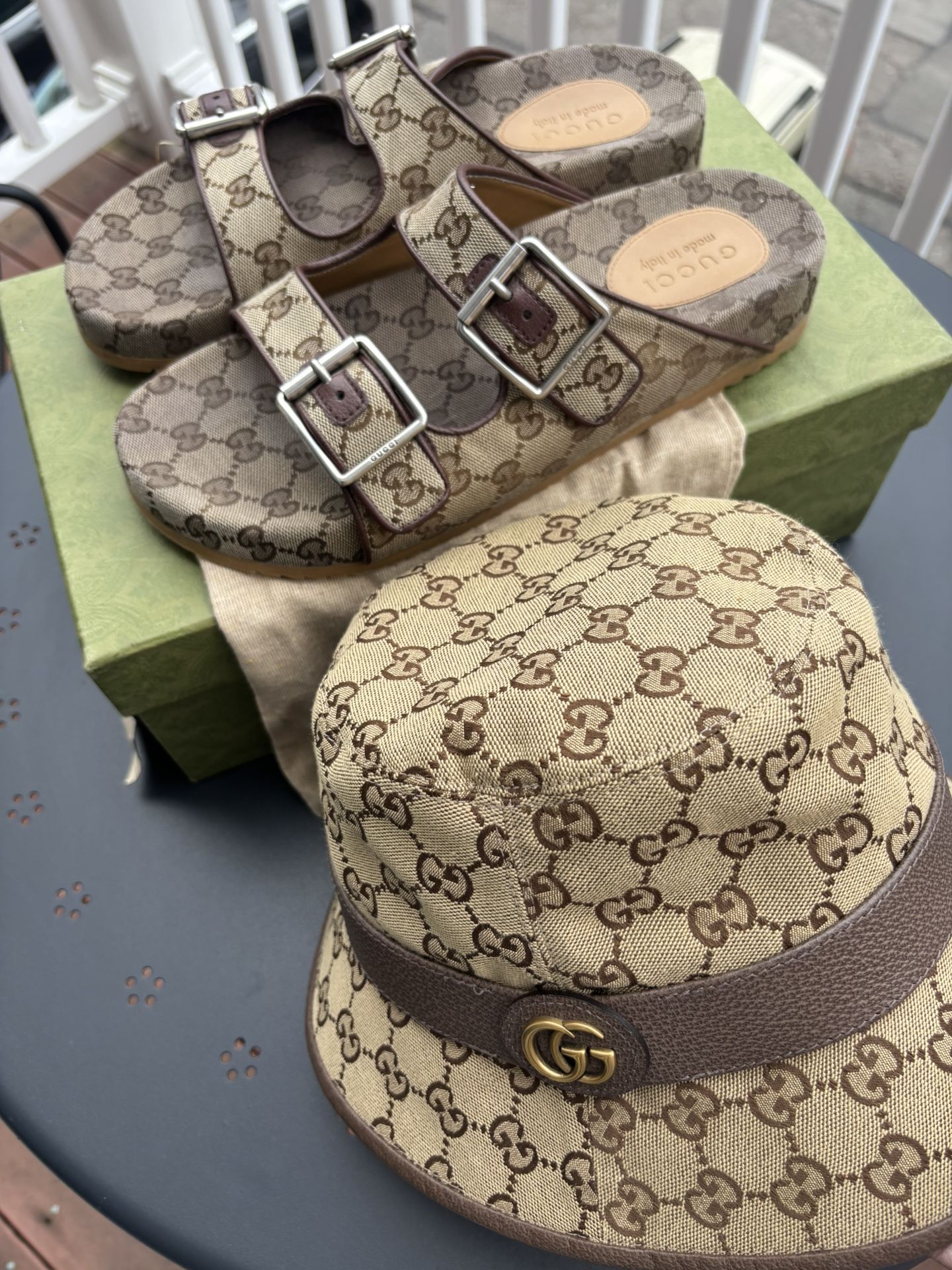 Gucci Original GG Print Sandal & Bucket Hat