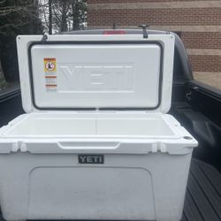 Tundra YETI 75 Hard Cooler