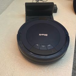 Shark Robotic Vacuum With Charger Dock. Great Condition ! 