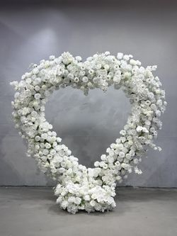 White Rose & Baby’s Breath Heart Arch With Stand/Shelf