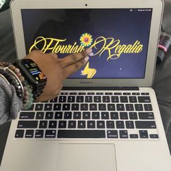 MacBook Air (11-inch, Early 2014) Great Condition 