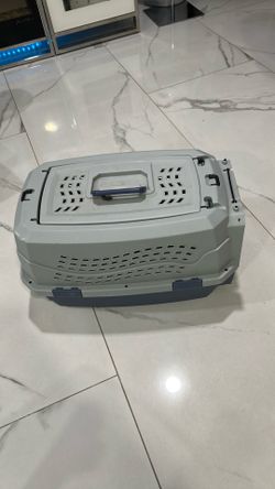 Cat or small dog carrying case plastic disassemble