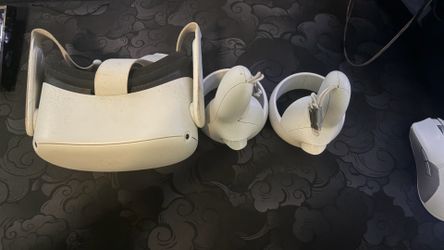 Meta Quest 2 Virtual Reality Headset