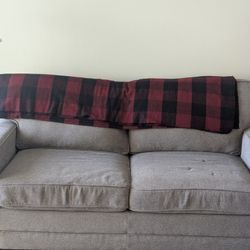 Pull Out Couch (Queen Size Bed)