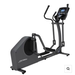 Life Fitness Elliptical – Great Condition