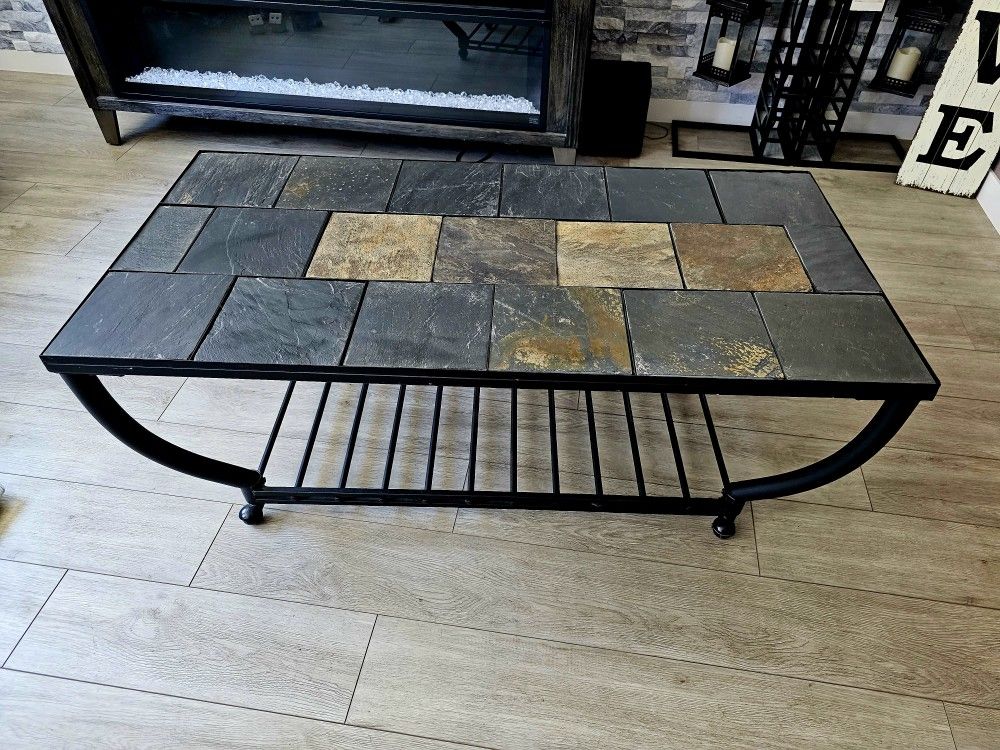 Cocktail / Coffee Table