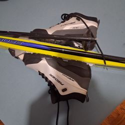 FISHER SKI SHOES AND POLES
