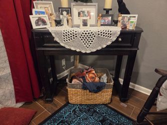 Ashley Furniture Black Carlyle Accent Table