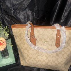 Coach tote bag w/ wristband bag