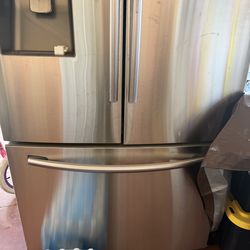 Samsung refrigerator and dishwasher set