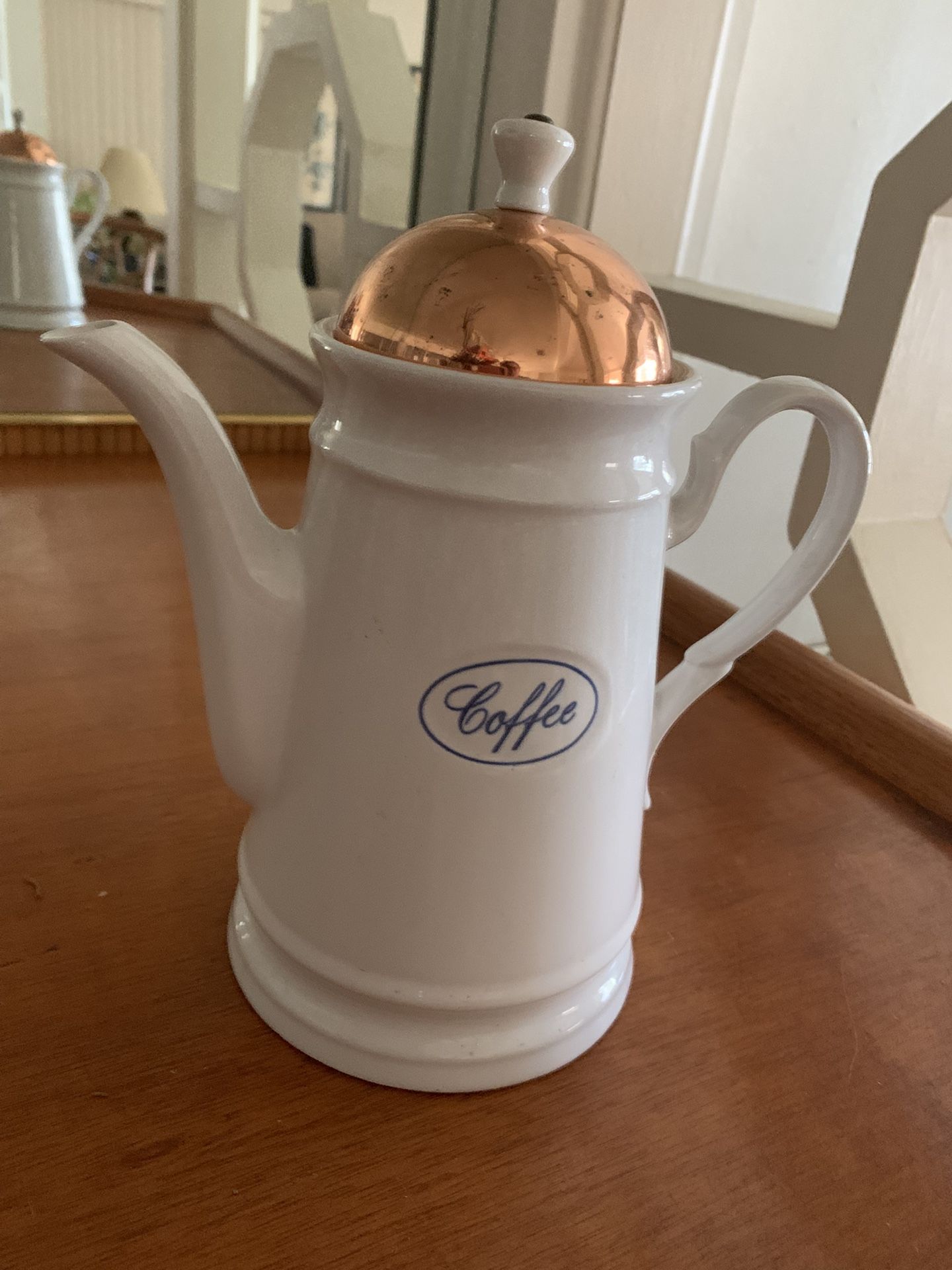 NEW COPPER TOP COFFEE POT VINTAGE WHITE CERAMIC 6 CUPS 9.5 “ L MADE IN KOREA