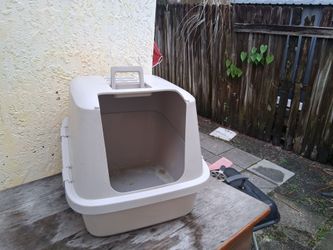 Cat litter box