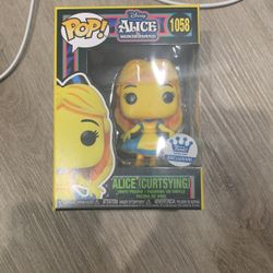 Alice (Curtsying) Funko Pop
