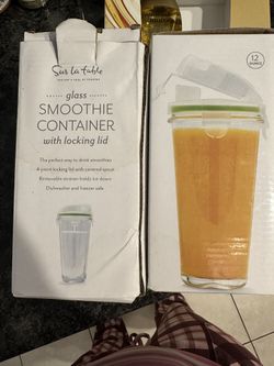 Brand New Smoothie Container With Locking Lid 
