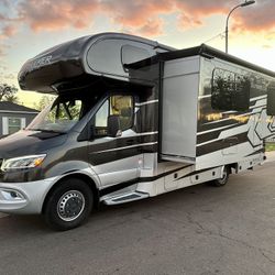 2020 Mercedes Sunseeker Motorhome
