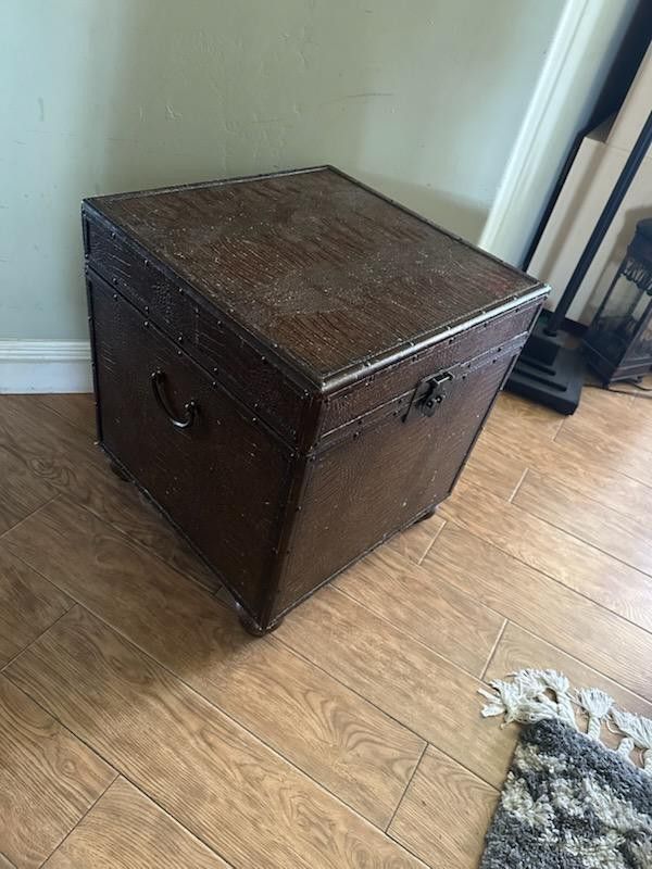 Vintage Rattan  Trunk End Table