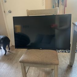 32” Roku Tv with wall mount! 