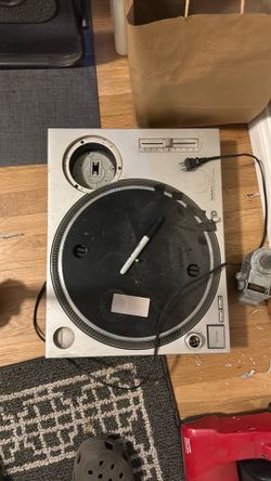Technics SL - 1200MK2 for parts does not work