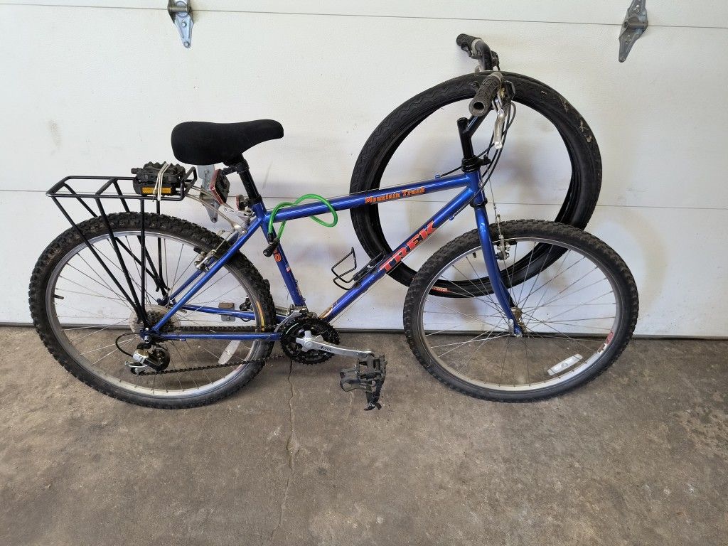 Trek 800 Mountain Bike