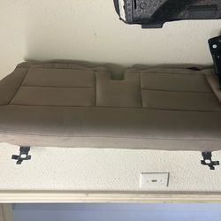 3rd ROW SEATS WITH BACK RESTS