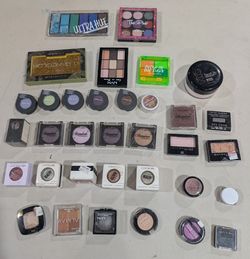 Eyeshadows 