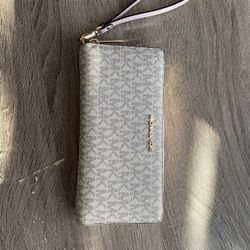 Michael Kors White/Pink Wristlet 