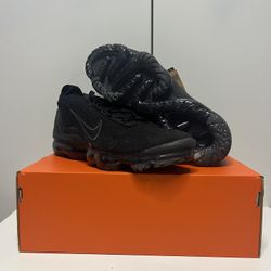 Vapormax triple hotsell black sale