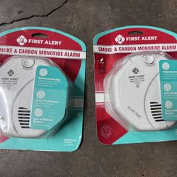 FIRST ALERT Smoke And Carbon Monoxide Alarm