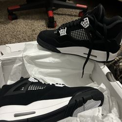 Jordan 4s Size 9