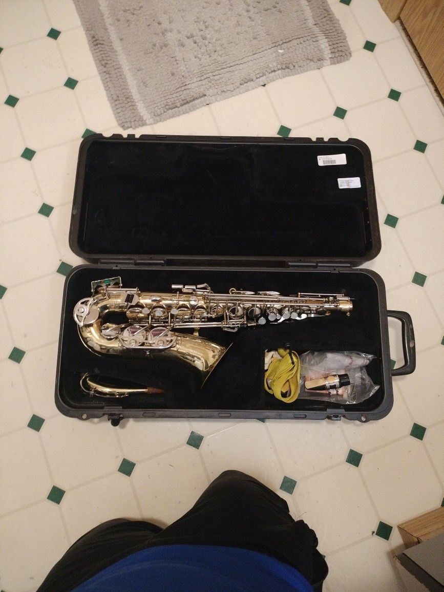 Bundy II Saxophone OFFER ME