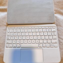 iPad Magic Keyboard Folio (10th generation)